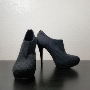 VINCE CAMUTO Women's Gray Wool Stiletto Booties